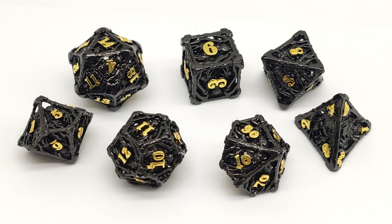 Il metallo portatile inodoro dei dadi di DND, mano ha scolpito i dadi neri di RPG