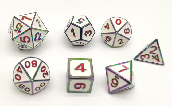 La mano dell'insieme dei dadi di RPG del metallo bianco ISO9001 ha scolpito per il martello e Yahtzee