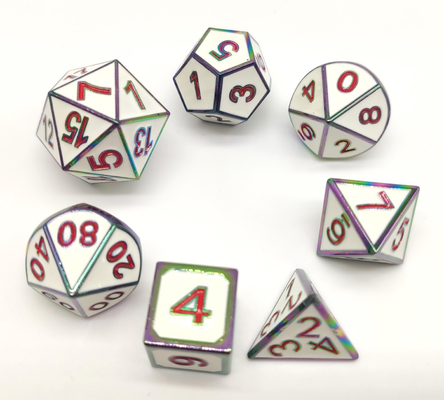 La mano dell'insieme dei dadi di RPG del metallo bianco ISO9001 ha scolpito per il martello e Yahtzee