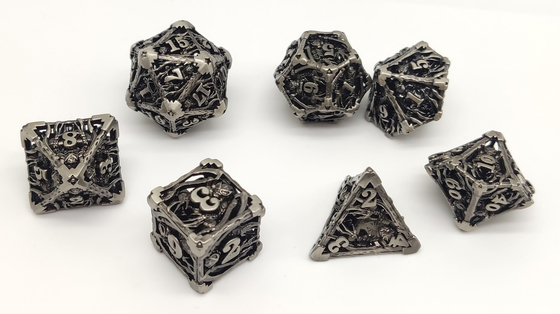 Metallo di lusso Mini Polyhedral Dice Set un peso leggero inodoro di 7 pezzi
