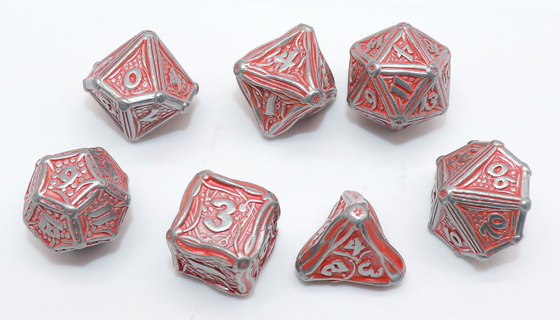 I dadi da tavolo pratici di gioco hanno messo la macinazione manuale ordinata degli spigoli