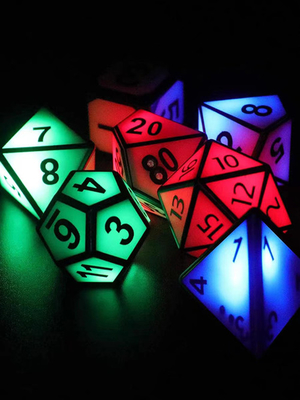 I dadi del metallo DND hanno messo i dadi della resina dello spigolo hanno condotto i dadi luminosi