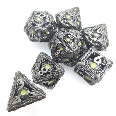 La mano ha insabbiato i dadi multiuso pratici antiusura DND di RPG di precisione