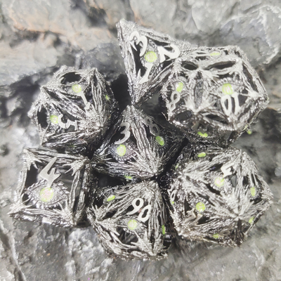 I dadi Polyhedral orlano il bene durevole scolpito mano traslucida della pietra preziosa della resina per Savage World