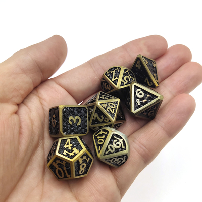Gioco di carte intagliato a mano in metallo antiusura Dadi Pratico poliedrico