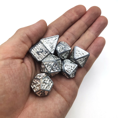 Card Edge Metal RPG Dadi intagliati a mano durevoli per Savage World Polyhedral