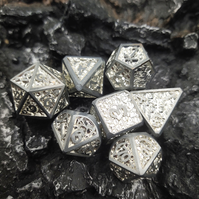 Card Edge Metal RPG Dadi intagliati a mano durevoli per Savage World Polyhedral