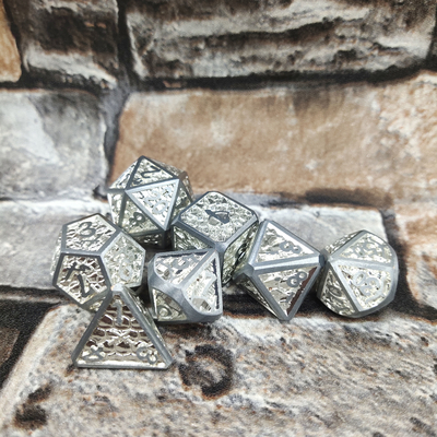 Card Edge Metal RPG Dadi intagliati a mano durevoli per Savage World Polyhedral