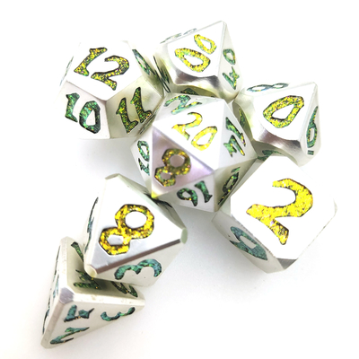 Lucidato a mano resistente all'umidità per piccoli dadi D20 resistenti all'usura con martello e Yahtzee
