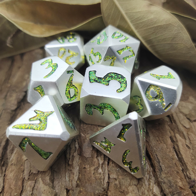 I dadi Polyhedral hanno lucidato mini tagliente fatto a mano del metallo di lusso DND