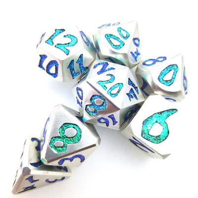 Il metallo ambientale dei dadi su ordinazione placcato oro fatto a mano taglia Pale Green Silver a cubetti Polyhedral
