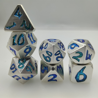 Piccoli dadi da poker multiuso in metallo di lusso in oro blu ad alta temperatura lucidati a mano
