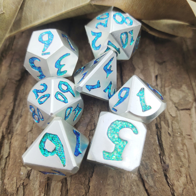 Set di dadi amichevoli Dadi poliedrici per giochi di ruolo poliedrici in metallo multiuso D6 D8 D10