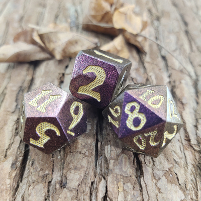 Il tabl della mazza passa il versamento taglia l'insieme a cubetti inodoro per il nero Polyhedral del metallo della raccolta