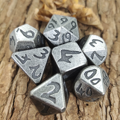 Metallo antiusura intagliato a mano per Dungeon And Dragon Metal Gaming Dice Manuale