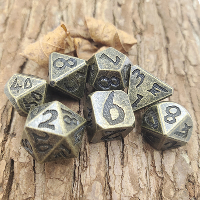 Bene durevole scolpito mano per l'insieme Polyhedral dei dadi del metallo di Savage World Sturdy Hand Multipurpose