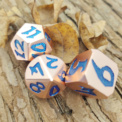 Oro spigolo dello zinco dei dadi di RPG dell'OEM dei dadi di personalizzazione di RPG dell'insieme Polyhedral blu dei dadi