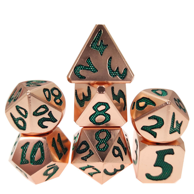 Mano tagliente portatile del metallo del gioco materiale di rame verde chiaro che versa l'insieme Polyhedral dei dadi
