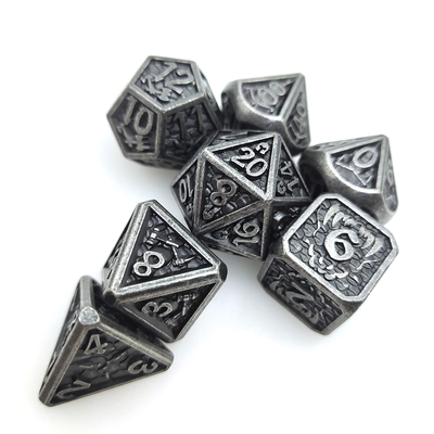 Dadi da gioco di ruolo in metallo robusto antiusura Set di dadi poliedrici Cuprum in bianco e nero