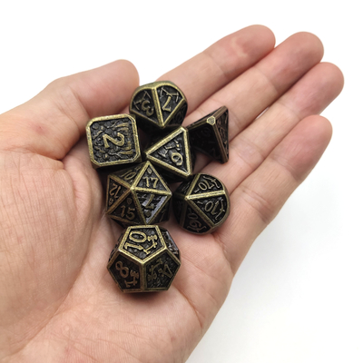 I dadi da tavolo di gioco hanno fissato il giallo resistente all'uso Polyhedral di Mini Dice Metal Antiwear For del metallo
