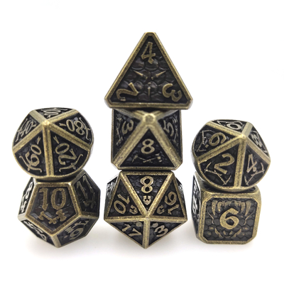 I dadi da tavolo di gioco hanno fissato il giallo resistente all'uso Polyhedral di Mini Dice Metal Antiwear For del metallo