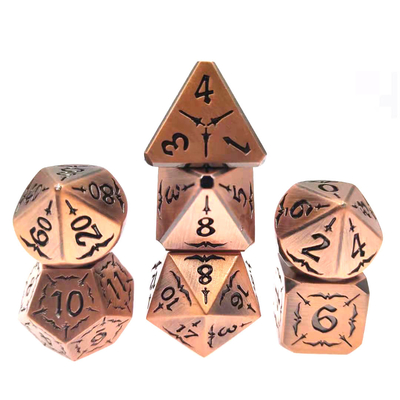 I dadi di RPG del metallo hanno messo il metallo durevole resistente all'uso del nero dell'oro tagliano Polyhedral a cubetti