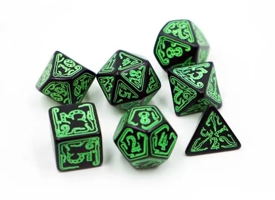 Moderno gioco RPG a dadi Set di 20 mm Sfondo nero Modello colore