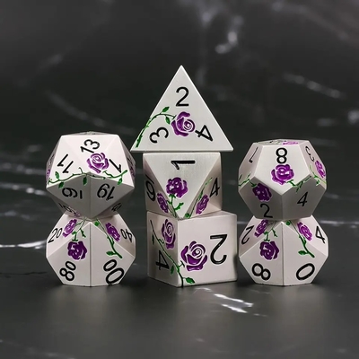 Dati HD incisi Rosso Rosso Electroplated Dati di metallo argento per gioco RPG