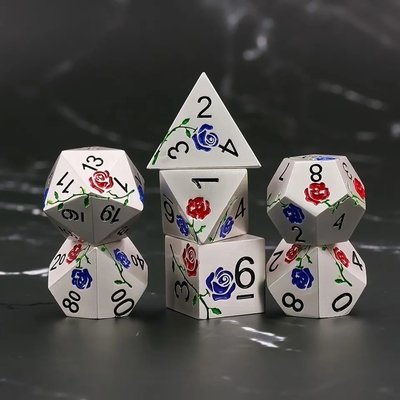 Dati HD incisi Rosso Rosso Electroplated Dati di metallo argento per gioco RPG