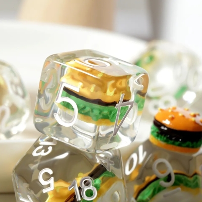 Set di dadi DND poliedrico personalizzato Hamburger Gaming Per giochi di ruolo RPG