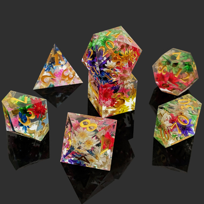 Mano resistente all'uso dei dadi della resina DND che versa spigolo Polyhedral