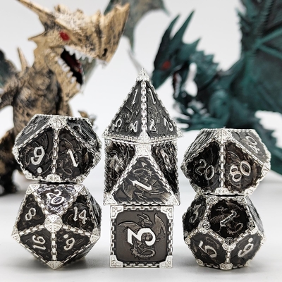 Gioco di ruolo in metallo multi-faccettato dadi drago volante solido drago liscio DND