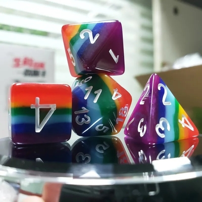 7 strati arcobaleno fatti a mano con dadi di resina Crusson And Dungeon DND#RPG