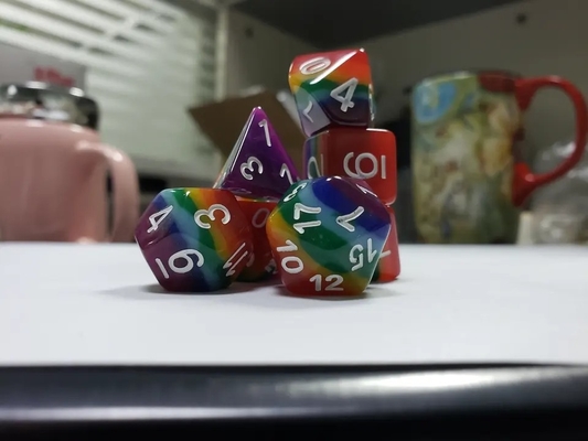 7 strati arcobaleno fatti a mano con dadi di resina Crusson And Dungeon DND#RPG