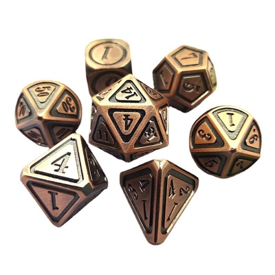 Antico set di dadi in bronzo in metallo in quinta persona colore di gioco dadi in lega di terra