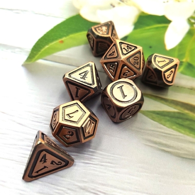 Antico set di dadi in bronzo in metallo in quinta persona colore di gioco dadi in lega di terra