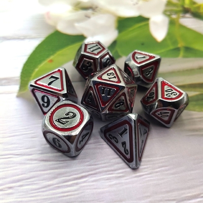 Antico set di dadi in bronzo in metallo in quinta persona colore di gioco dadi in lega di terra