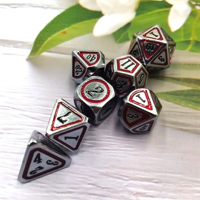 Antico set di dadi in bronzo in metallo in quinta persona colore di gioco dadi in lega di terra