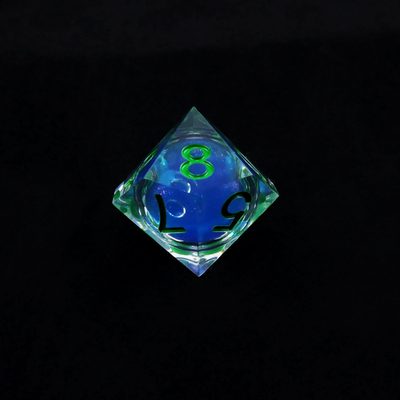 Disegno di dadi per giochi da tavolo a resina naturale blu trasparente