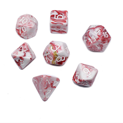 Il personaggio di resina di minerale bianco e rosso gioca un costume a dadi multi-noodle Dragon e Dungeon dnd dice