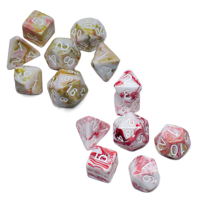 Il personaggio di resina di minerale bianco e rosso gioca un costume a dadi multi-noodle Dragon e Dungeon dnd dice