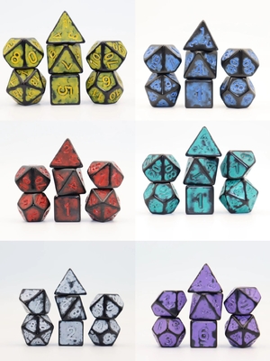 Antico vecchio nero schiena di resina rossa personaggio giocando gioco da tavolo dadi set dnd dadi