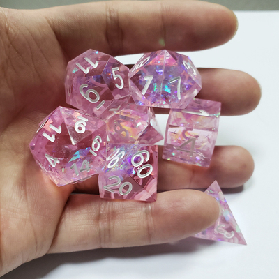 Rosso cristallo resina di bordo dadi set Drago e Dungeon