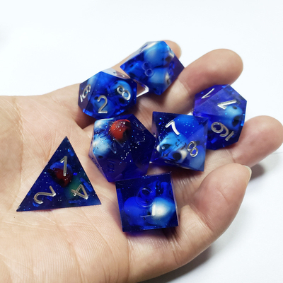 Blue Crystal Skull Resin Boarding Dice Set Dragone e Dungeon