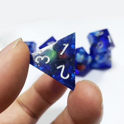Blue Crystal Skull Resin Boarding Dice Set Dragone e Dungeon