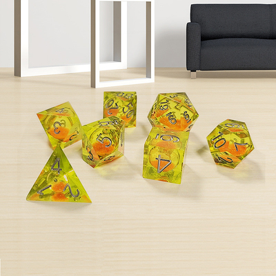 Resina di sabbia da flusso giallo a dadi poliedrici artigianato a mano 7PCS