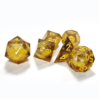 Resina di sabbia da flusso giallo a dadi poliedrici artigianato a mano 7PCS