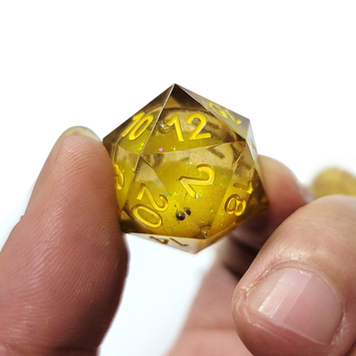 Resina di sabbia da flusso giallo a dadi poliedrici artigianato a mano 7PCS