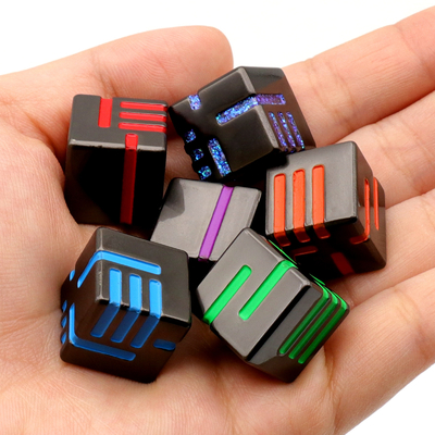 Metallo 6 lati dadi colorati gioco da tavolo gruppo di corsa giocattolo script uccidere DND drago e Dungeon Requisiti