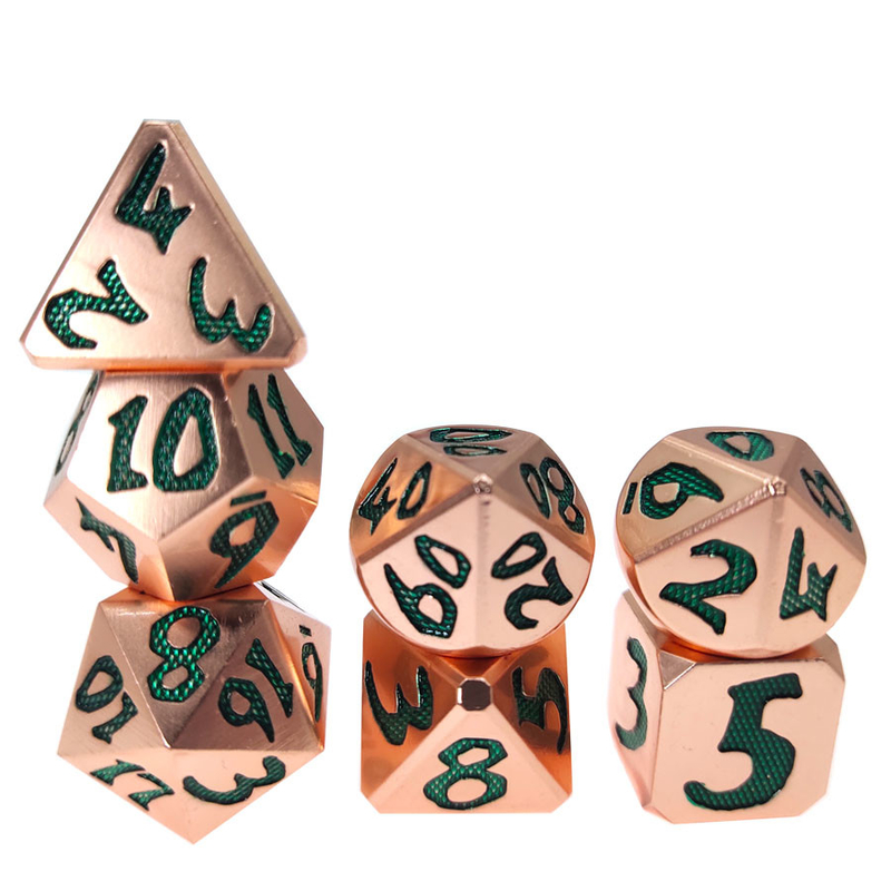 I dadi Polyhedral del materiale dei draghi di rame verde chiaro di Mini Black For Dungeons And hanno messo leggero spigolo